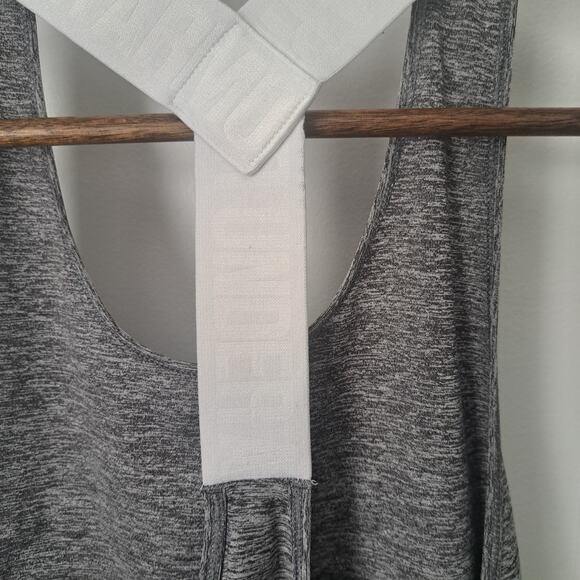 Under Armour Women's Size Medium Gray Workout Athletic Tank - Picture 5 of 7